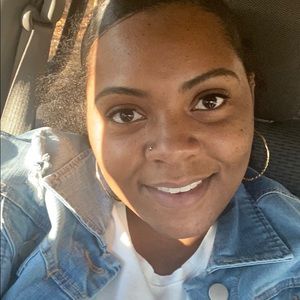 Meet your Posher, Andrea